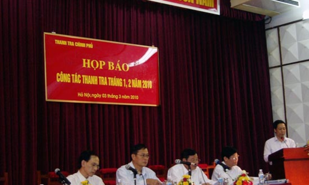 Phó tổng Thanh tra Chính phủ Mai Quốc Bình chủ trì buổi họp báo - Ảnh: T. Nguyên.