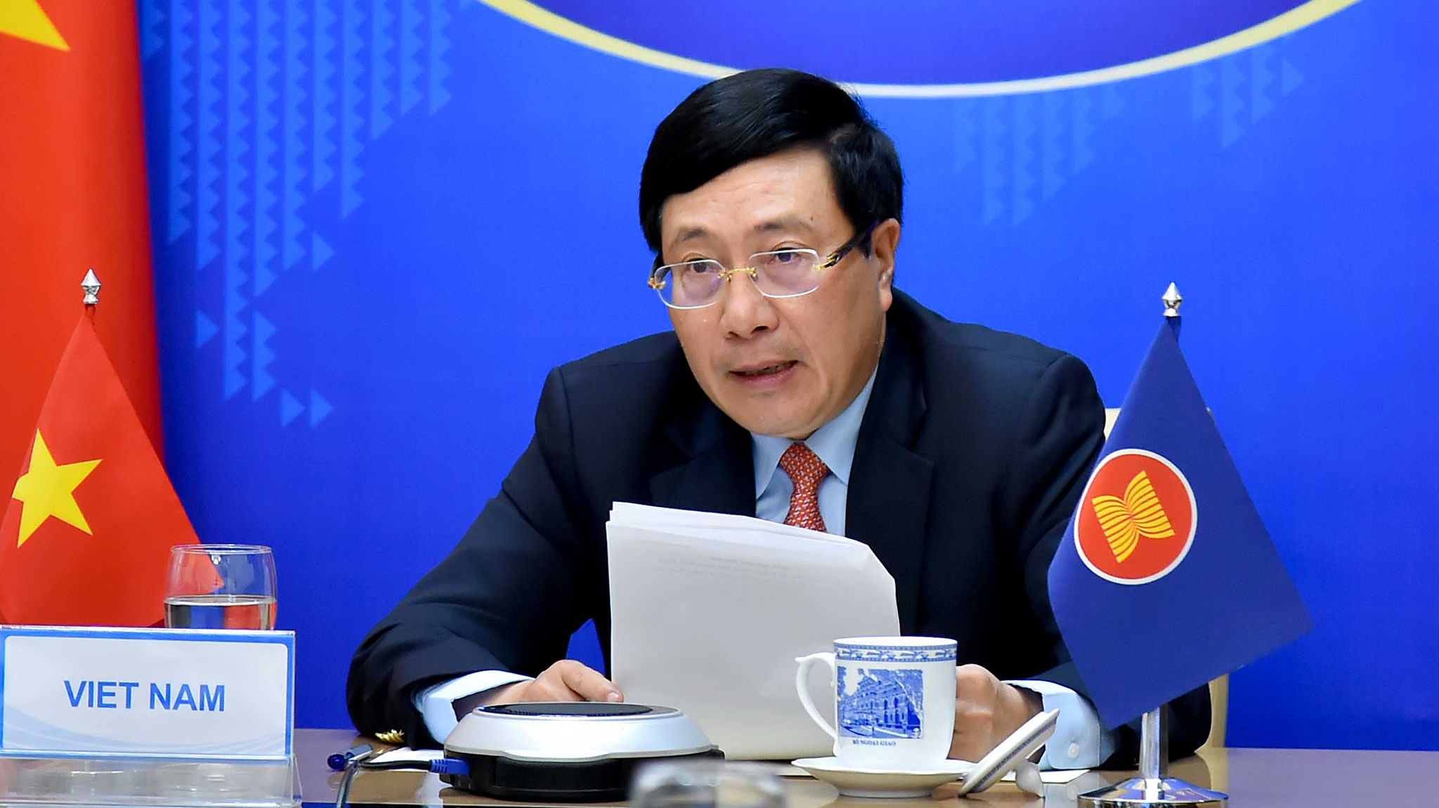 Phó Thủ tướng, Bộ trưởng Ngoại giao Phạm Bình Minh tại hội nghị trực tuyến ngày 2/3 - Ảnh: Bộ Ngoại giao