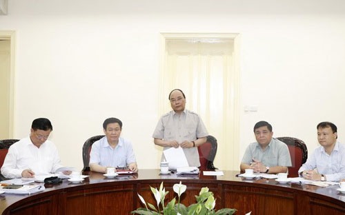 Thủ tướng chủ trì cuộc họp về kinh tế vĩ mô chiều 30/5.<br>