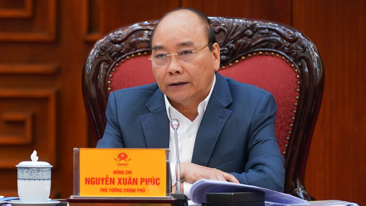 Thủ tướng giao Bộ Giao thông vận tải Bộ Giao thông Vận tải chỉ đạo đẩy mạnh công tác dán thẻ đầu cuối đối với phương tiện tham gia giao thông, tập trung đẩy mạnh tuyên truyền để người dân và chủ phương tiện sử dụng dịch vụ thu phí tự động không dừng (hiện có hơn 3,8 triệu ô tô và mỗi năm thêm 500.000 ô tô).