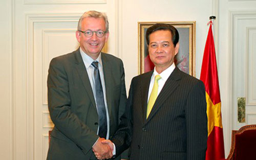 Thủ tướng tiếp Bí&nbsp;thư&nbsp;toàn quốc&nbsp;Đảng Cộng sản Pháp Pierre Laurent - Ảnh: VGP.<br>