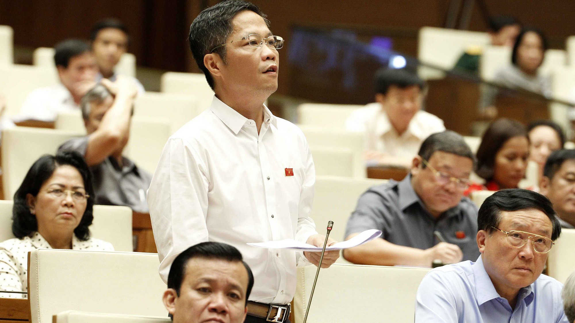 Bộ trưởng Bộ Công Thương Trần Tuấn Anh tại nghị trường.