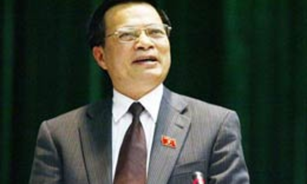 Bộ trưởng Trần Văn Tuấn trả lời chất vấn trước Quốc hội.