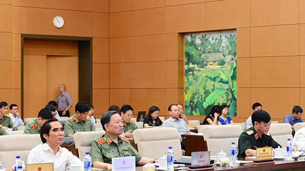 Trong phiên họp tháng 8 vừa qua, Uỷ ban Thường vụ Quốc hội đã cho ý kiến về những vấn đề còn ý kiến khác nhau tại dự thảo Luật Công an nhân dân (sửa đổi).