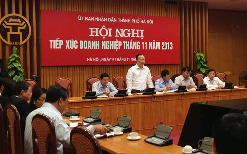 Lãnh đạo thành phố Hà Nội cho biết, đây là cuộc gặp gỡ thứ 9 trong năm 2013 giữa lãnh đạo thành phố với các doanh nghiệp nhằm tháo gỡ khó khăn, hỗ trợ doanh nghiệp trên địa bàn.<br>