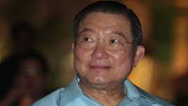 Ông chủ F&N, tỷ phú Thái Lan Charoen Sirivadhanabhakdi.
