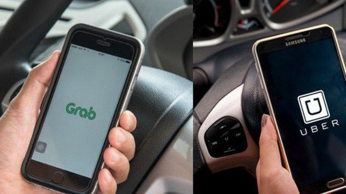Nên hạn chế taxi truyền thống và khuyến khích Uber, Grab.