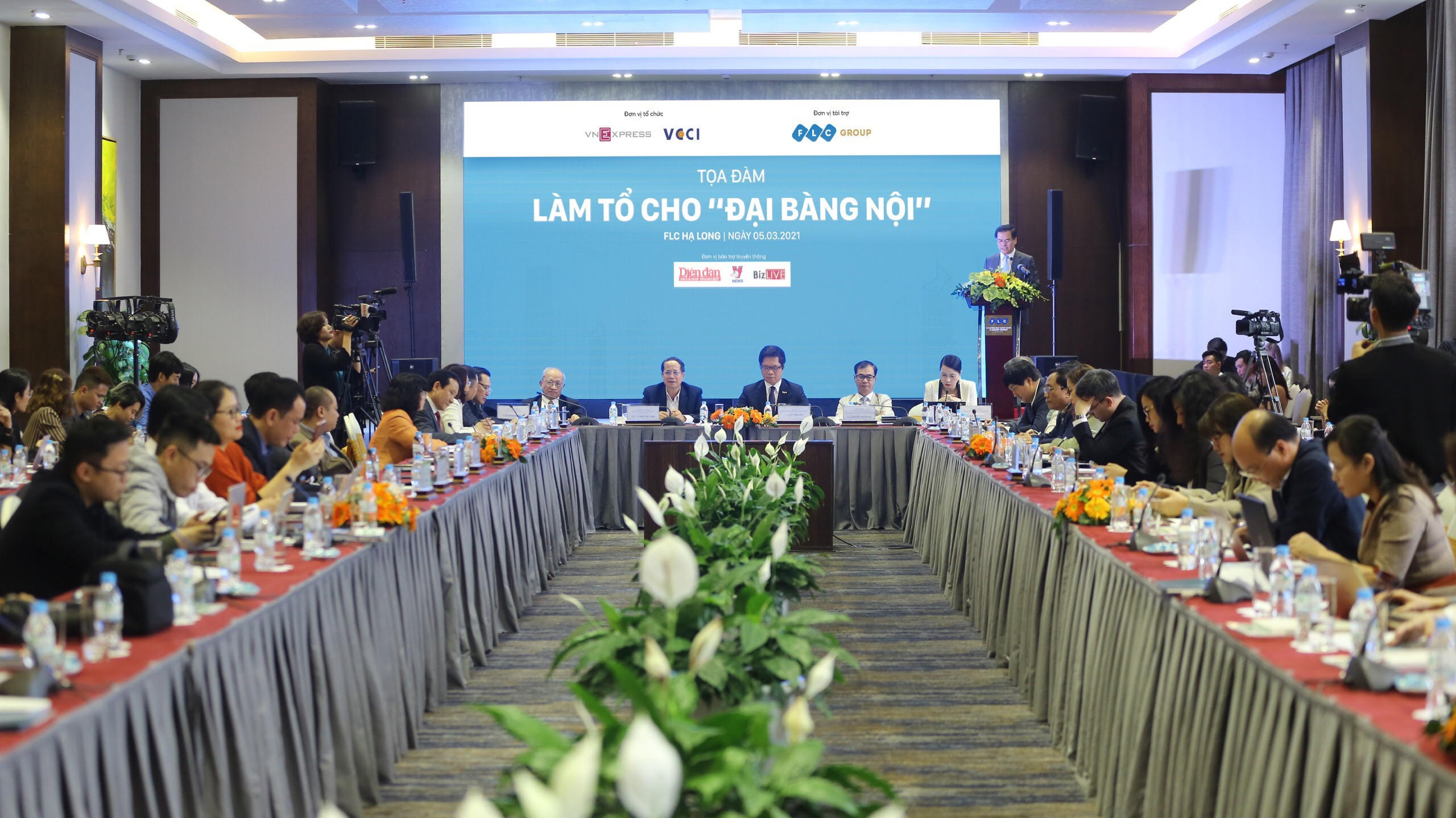 Hội thảo "Làm tổ cho đại bàng nội" diễn ra chiều 5/3 tại Quảng Ninh.