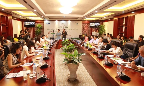 Hơn 1.000 gôn thủ hội tụ tại FLC Golf Championship 2015