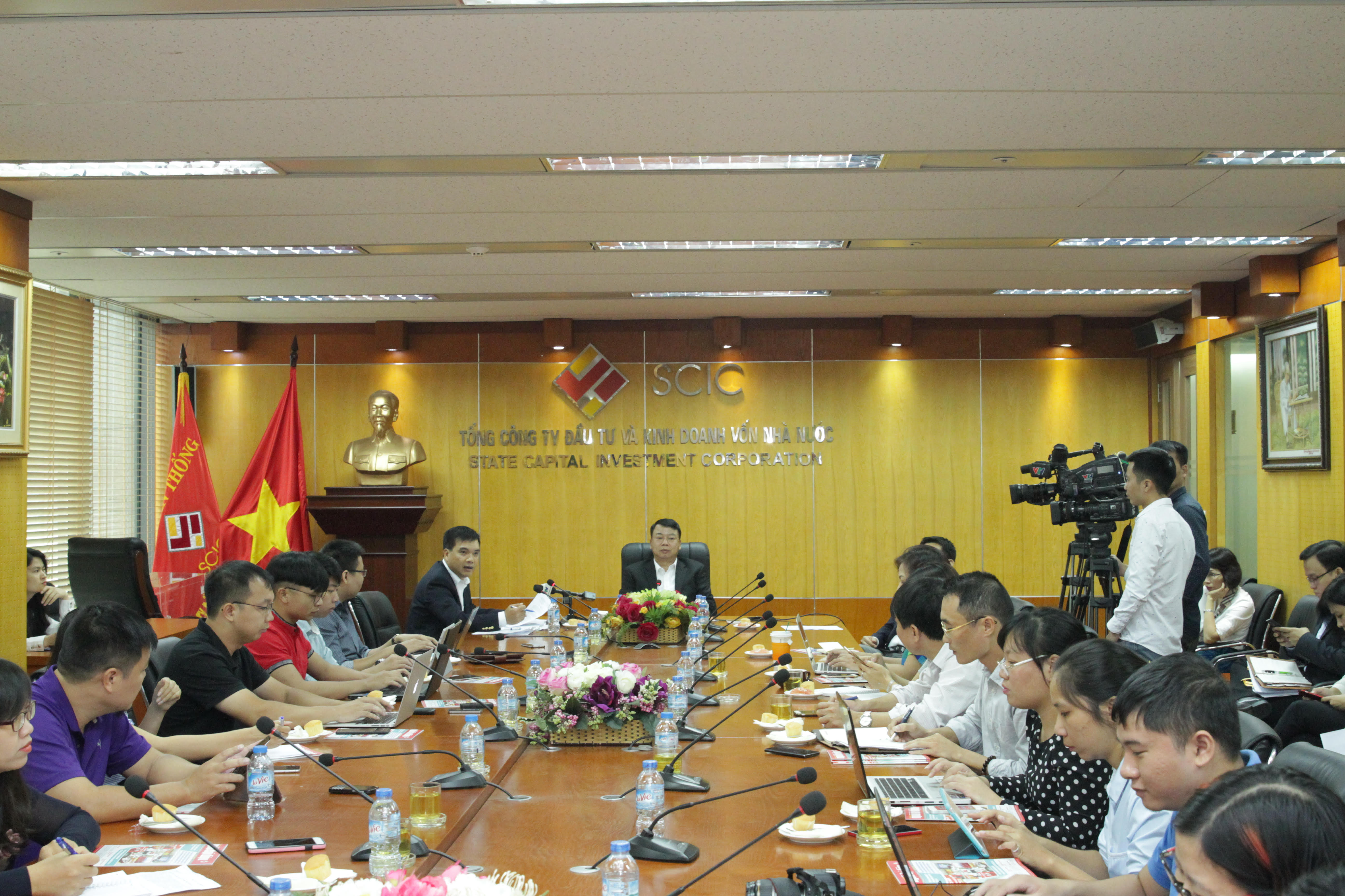 Buổi họp báo thông tin về việc giới thiệu cơ hội đầu tư mua cổ phần của SCIC tại Vinamilk diễn ra sáng 
ngày 16/10.