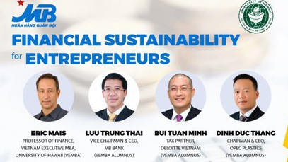 Các đại biểu tại hội thảo "Đảm bảo tài chính bền vững cho doanh nghiệp" do Ngân hàng Thương mại Cổ phần Quân đội (MB) và Chương trình thạc sĩ quản trị kinh doanh (MBA) cấp cao của Trường Đại học Hawaii (VEMBA) tổ chức tại Hà Nội chiều ngày 23/5.
