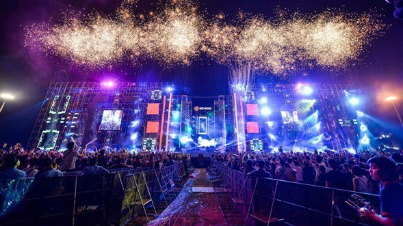 Ngày hội ẩm thực và văn hóa châu Á với đêm nhạc EDM sôi độngtại Mon Bay vừa qua đã thu hút hơn 300.000 người tham dự.