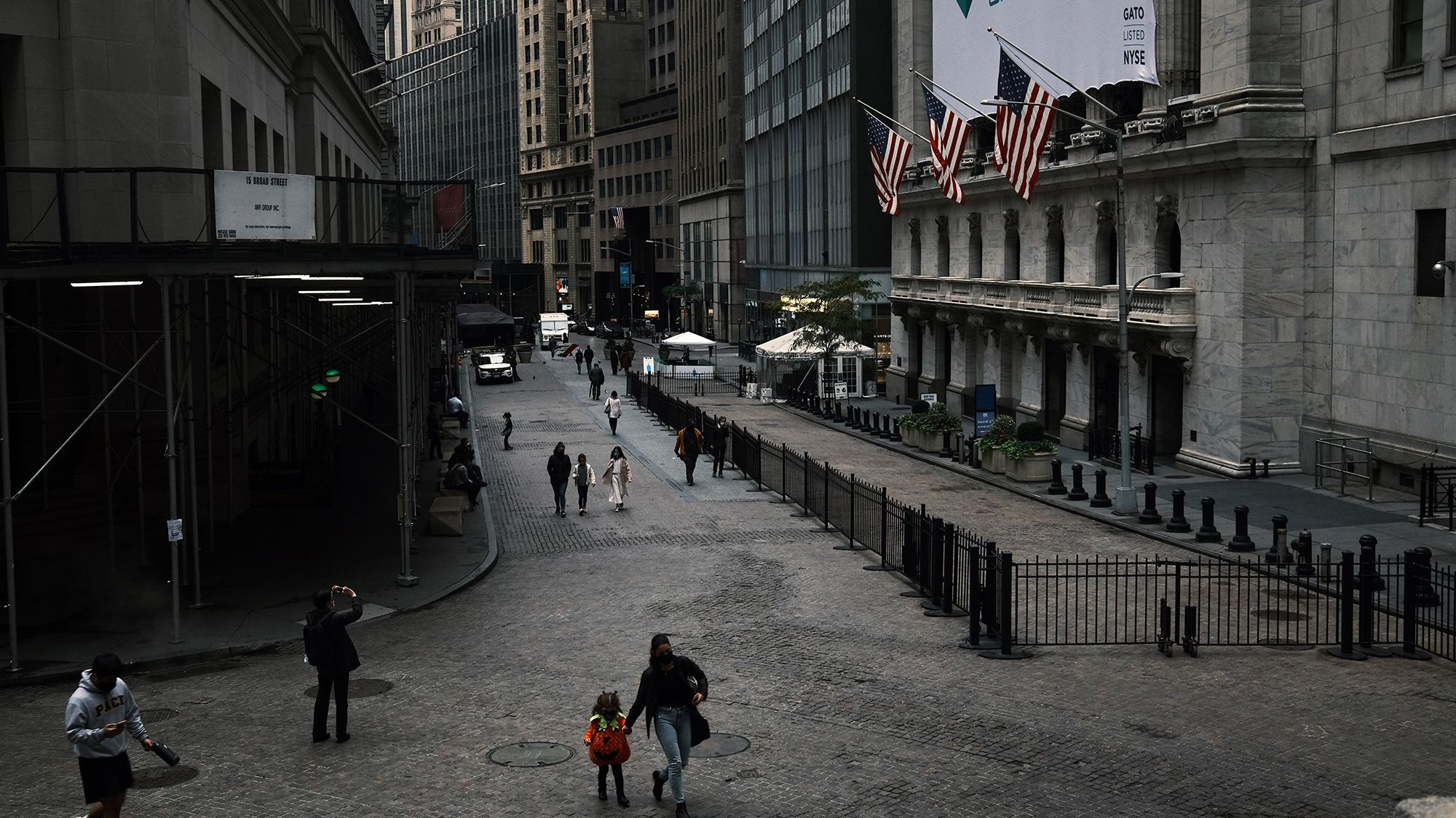 Dù GDP Mỹ tăng mạnh trở lại trong quý 3, nhiều nhà kinh tế lo rằng cuộc khủng hoảng do đại dịch Covid-19 gây ra vẫn chưa kết thúc - Ảnh: Getty Images.