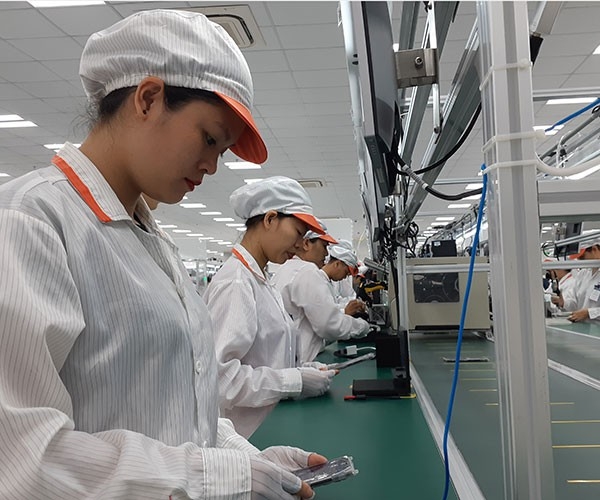 Bên trong nhà máy sản xuất điện thoại của Vingroup - Ảnh 10.
