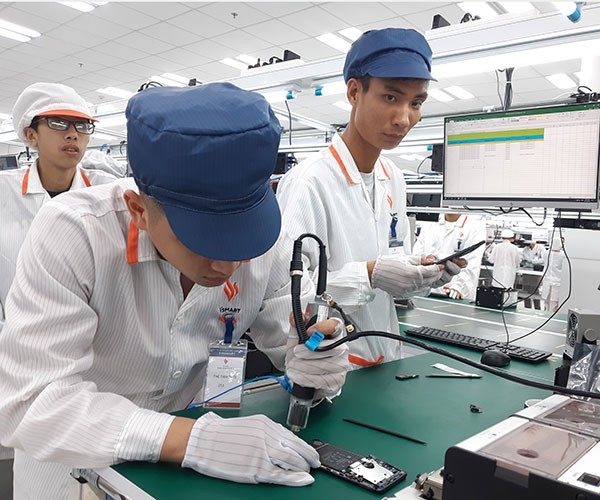 Bên trong nhà máy sản xuất điện thoại của Vingroup - Ảnh 11.