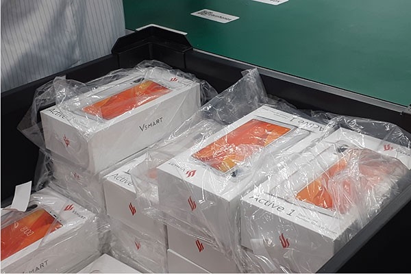 Bên trong nhà máy sản xuất điện thoại của Vingroup - Ảnh 14.