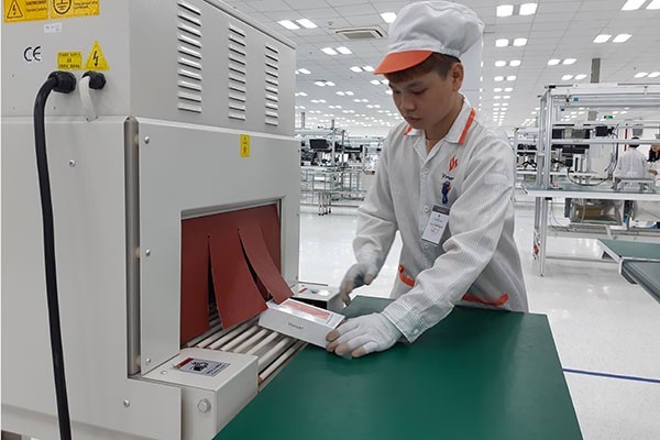 Bên trong nhà máy sản xuất điện thoại của Vingroup - Ảnh 15.