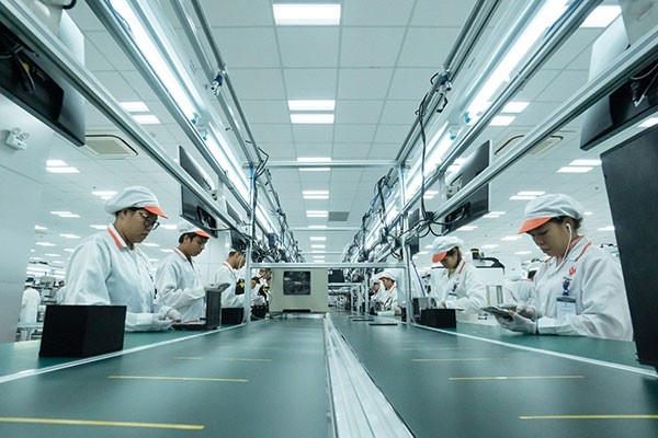 Bên trong nhà máy sản xuất điện thoại của Vingroup - Ảnh 3.