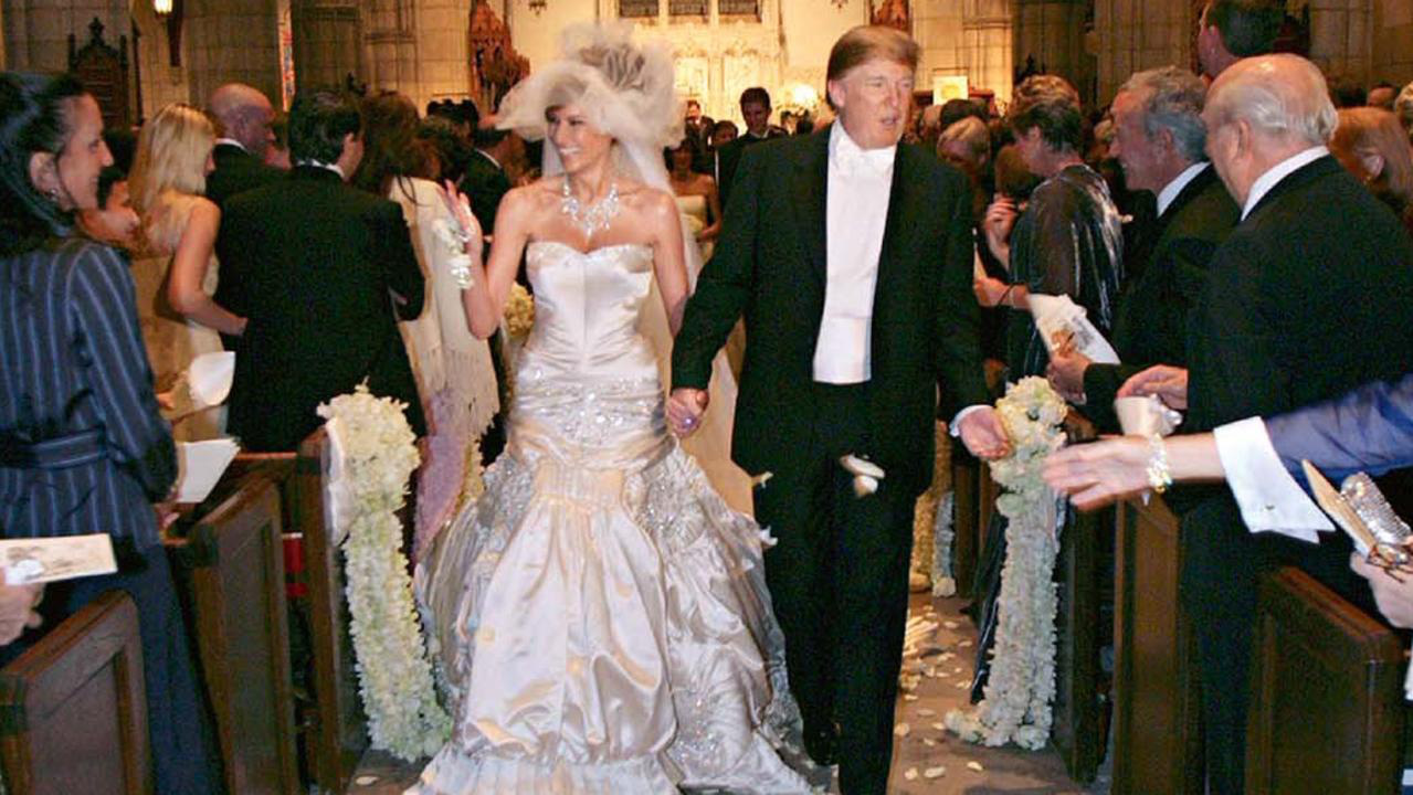 Hôn lễ của ông Trump với người vợ thứ ba - bà Melania Trump - được tổ chức tại nhà thờ Bethesda-By-The-Sea, Palm Beach, bang Florida, ngày 22/1/2005. Một năm sau đó, ngày 20/3/2006, hai người đón con trai Barron Trump chào đời - Ảnh: Getty Images.