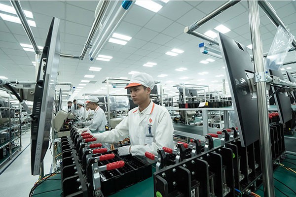 Bên trong nhà máy sản xuất điện thoại của Vingroup - Ảnh 6.