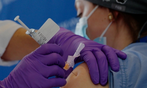 Các quốc gia đã đặt mua bao nhiêu vaccine Covid-19?