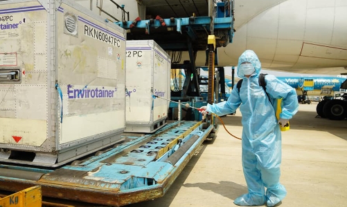 Hơn 117.000 liều vaccine Covid-19 AstraZeneca đầu tiên đã về đến Việt Nam