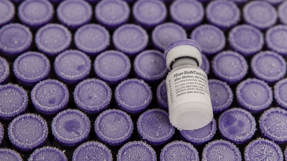 Vaccine Covid-19 của Pfizer và BioNTech - Ảnh: AFP