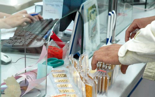Thời gian qua, ngoài chuyển đổi vốn vàng huy động, một số ngân
 hàng còn sử dụng để cầm cố, thế chấp khi vay mượn vốn trên liên ngân hàng.