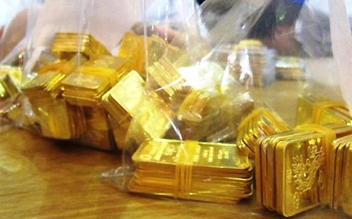 <span style="font-family: 'Times New Roman'; font-size: 15px;">Giả thiết đặt ra là chính một số doanh nghiệp kinh doanh vàng cũng phải tất toán trạng thái vàng</span>