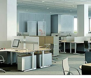 Nhiều văn phòng cho thuê đang vắng khách.