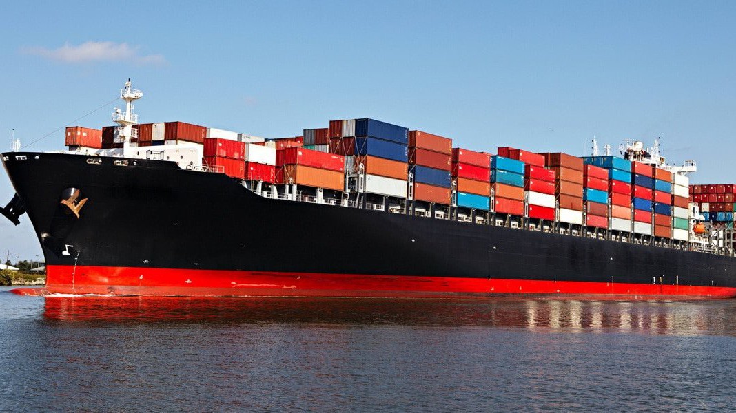 Bộ Công Thương nhận định do hạn chế về năng lực cạnh tranh nên phạm vi hoạt động của tàu biển Việt Nam chủ yếu trên các tuyến vận tải ngắn Đông Nam Á và Đông Bắc Á và hiện chỉ đảm đương khoảng 10% thị phần vận tải hàng hóa xuất nhập khẩu của Việt Nam.