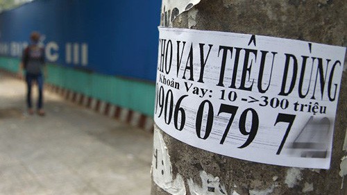 Với mức lãi suất mua hàng trả góp, các ngân hàng thương mại có lãi suất trung bình từ 10 – 25%/năm, còn lãi suất công ty tài chính từ 55 - 84%/năm.