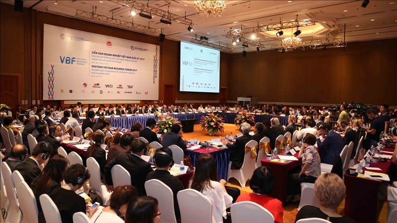 Toàn cảnh Diễn đàn Doanh nghiệp Việt Nam giữa kỳ 2019