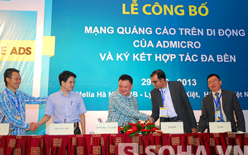 Buổi công bố <span style="font-family: 'Times New Roman'; font-size: 15px;">mạng quảng cáo trên di động và ký kết hợp tác với bốn đối tác kinh doanh của Admicro.</span>