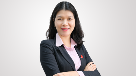 Bà Thu Huyền sinh năm 1979, Thạc sĩ Kinh tế, chuyên ngành Tài chính – Ngân hàng, Đại học Kinh tế Quốc dân Hà Nội.