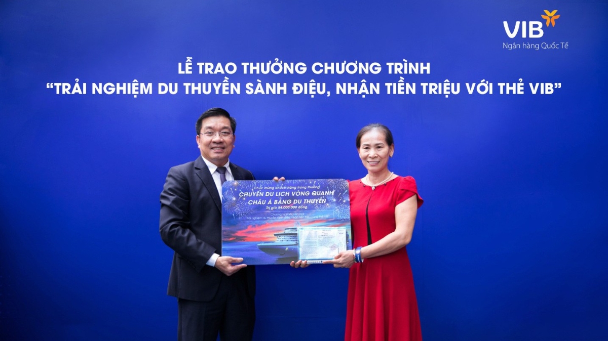 Chủ thẻ may mắn nhất đợt quay thưởng thứ 1 là chủ thẻ VIB - Nguyễn Thị Thêu (Hà Nội), khách hàng vừa mở mới thẻ tín dụng VIB Cashback.