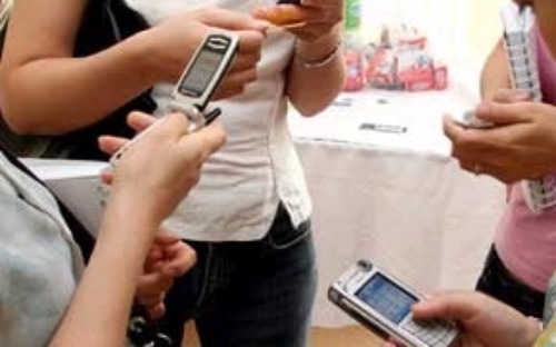 <span style="font-family: 'Times New Roman'; font-size: 15px;">Những trường hợp khách hàng (thuê bao điện thoại di động) thực hiện gọi lại các cuộc gọi nhỡ từ điện thoại vệ tinh có dạng +881xxxxxxxx, +882xxxxxxxx... giá cước gọi lên các tổng đài điện thoại vệ tinh từ 100.000 đến 150.000 đồng/phút.</span>