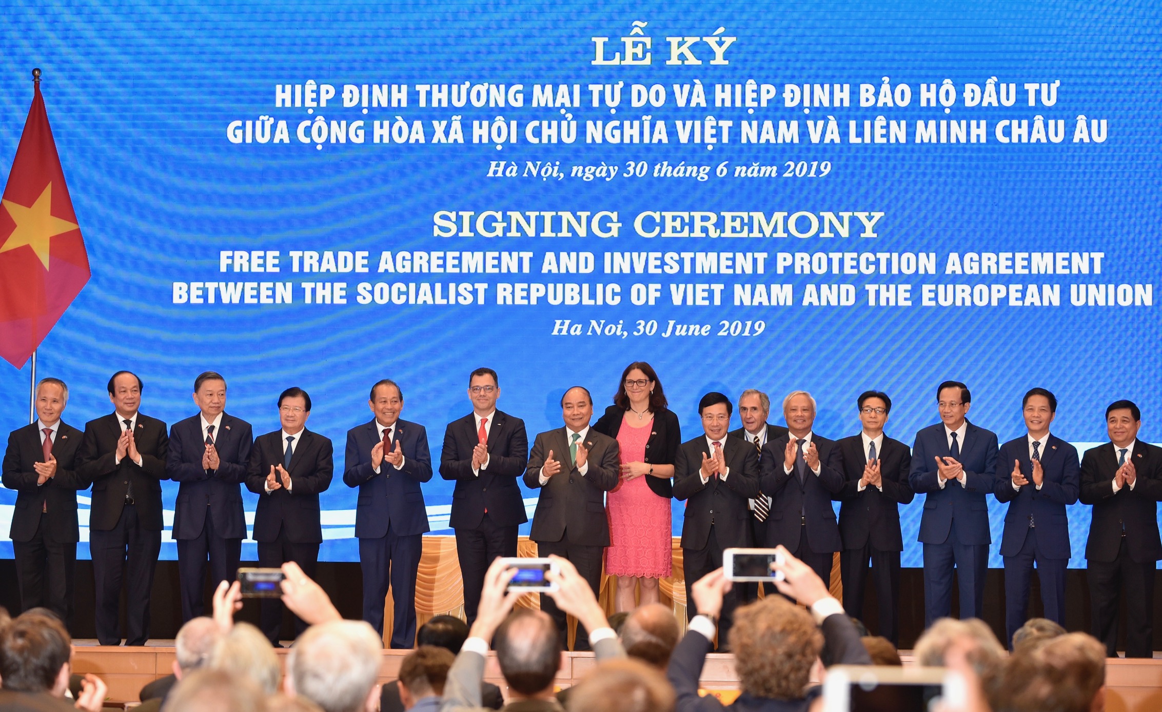 Việt Nam và EU chính thức ký kết Hiệp định Thương mại tự do Việt Nam- EU (EVFTA) và Hiệp định Bảo hộ đầu tư Việt Nam- EU (EVIPA) ngày 30/6/2019 - Ảnh: VGP