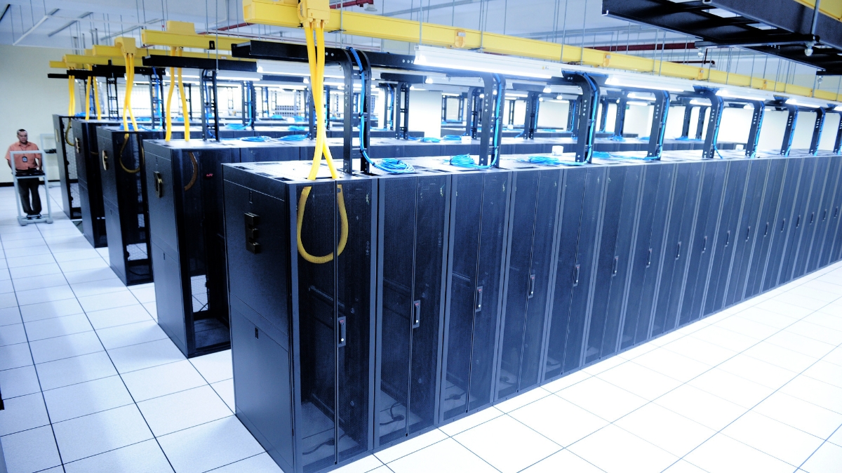 Trung tâm dữ liệu của Viettel IDC đã phải trải qua quá trình đánh giá trên 2600 yêu cầu, bao gồm các yêu cầu liên quan đến viễn thông, điện, kiến trúc, cơ khí.