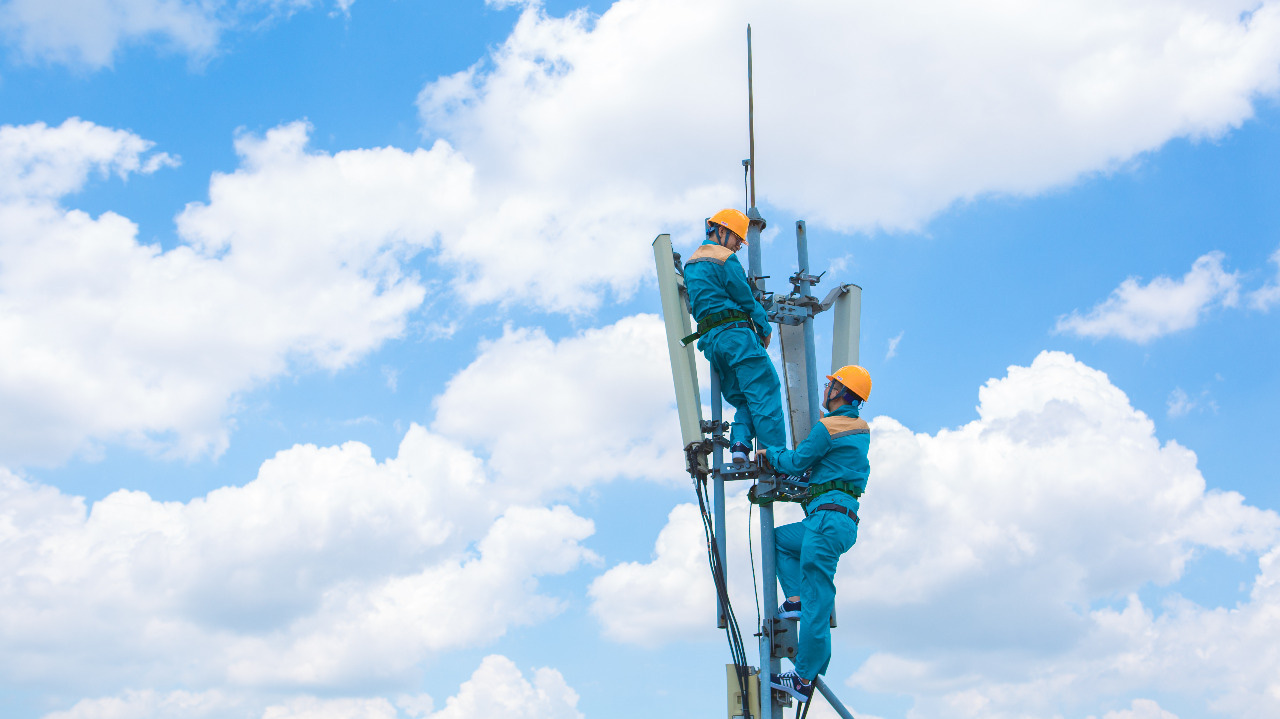 Bổ sung tần số 2600MHz - tài nguyên quan trọng nhất cho mạng 4G, khách hàng của Viettel tại 12 tỉnh/thành phố thử nghiệm có thể trải nghiệm tốc độ 4G cao gấp đôi so với hiện tại.