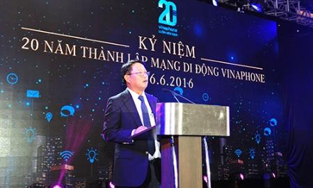Ông Lương Mạnh Hoàng, Chủ tịch VNPT VinaPhone, phát biểu tại lễ kỷ niệm 20 năm thành lập.