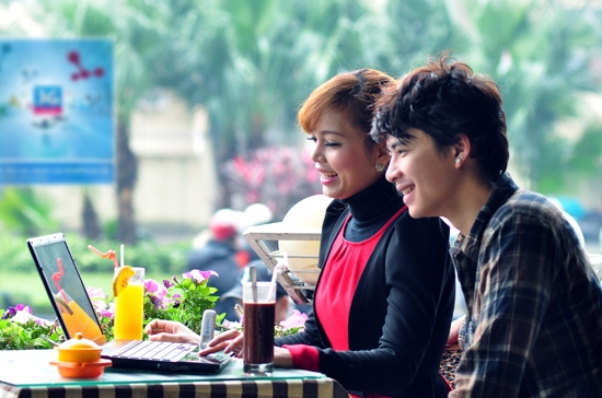 Ông Hồ Đức Thắng, Phó giám đốc VinaPhone cho biết, năm 2012, nhà mạng này đặt mục tiêu sẽ phát triển thêm 1 triệu thuê bao 3G mới.