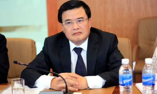 Bán 3,4 tỷ bao thuốc, Vinataba hướng thu nhập cho sếp 774 triệu