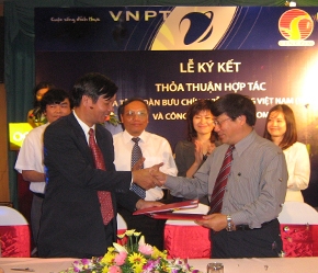 Vincom là doanh nghiệp tư nhân đầu tiên VNPT ký thỏa thuận hợp tác - Ảnh: Từ Nguyên.