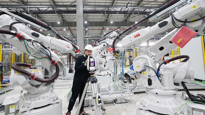 Cùng với quá trình hội nhập, số lượng chuyên gia nước ngoài sinh sống và làm việc tại Việt Nam ngày càng gia tăng.