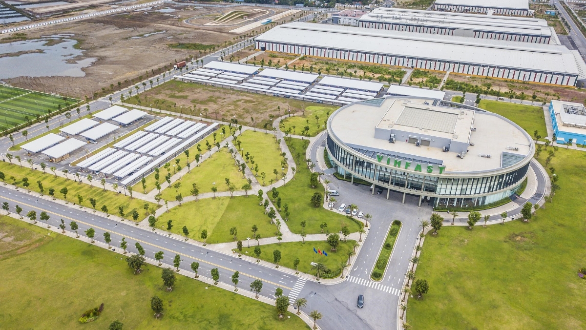 Nhà Điều hành Vinfast - hạng mục đầu tiên Coteccons thi công tại dự án này.