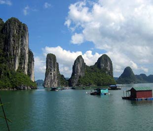 Sẽ tăng cường đầu tư phát triển các sản phẩm du lịch gắn với các di sản thế giới.