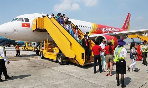 VietJet Air xin tự phục vụ mặt đất: “Miếng mồi béo bở” không ai muốn buông