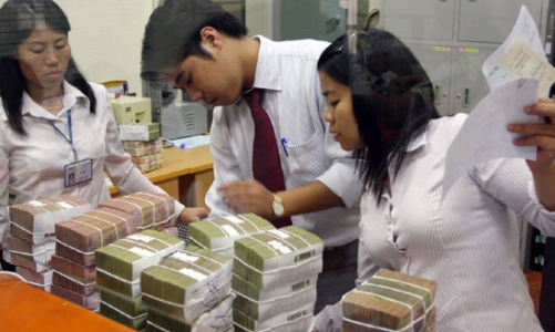 Chính phủ yêu cầu giảm mặt bằng lãi suất, ổn định tỷ giá