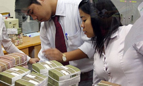 Dồn dập giảm lãi suất